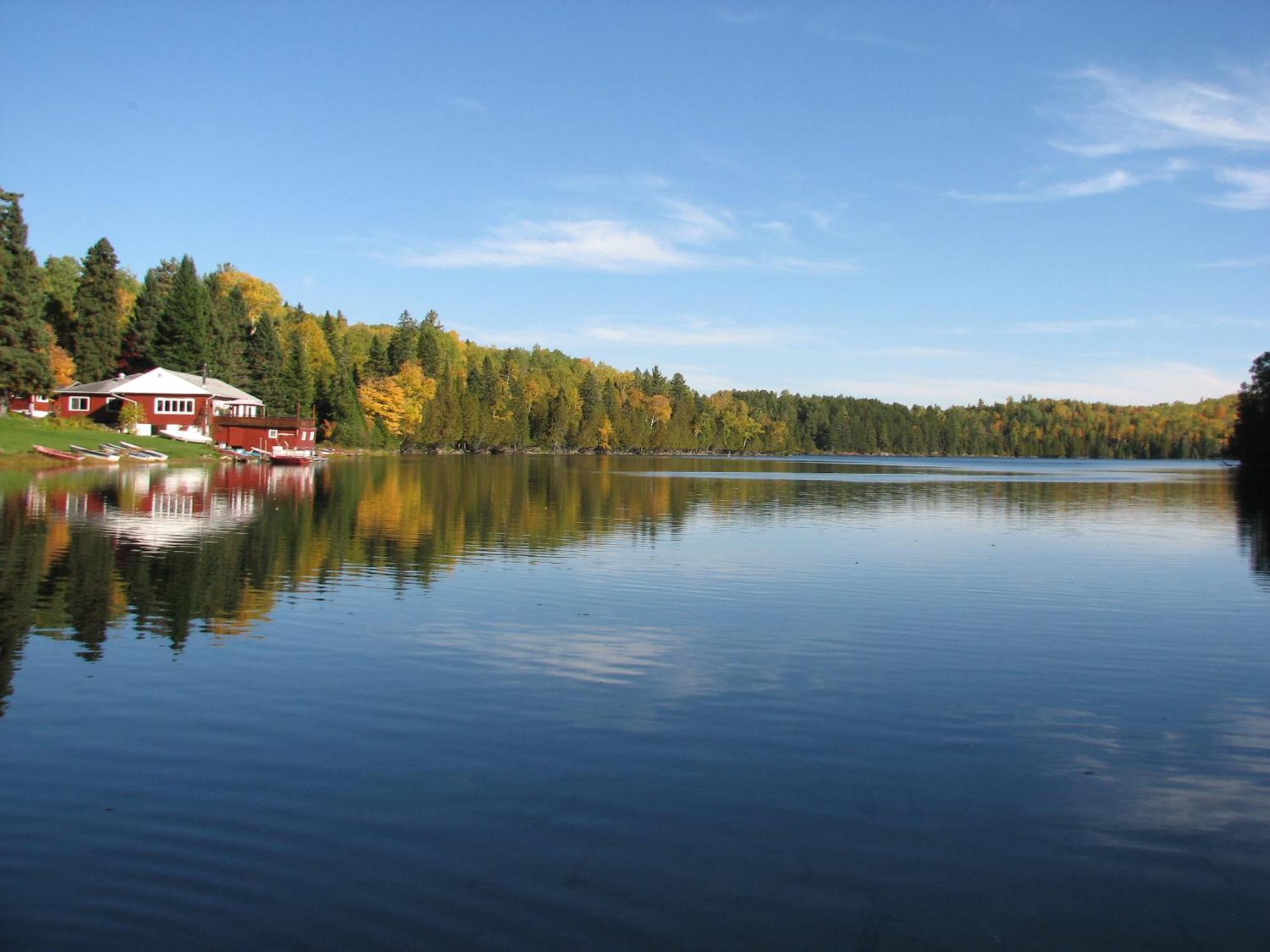 Kan-A-Mouche Pourvoirie Auberge Et Chalets Сен-Мишель-де-Сен Экстерьер фото