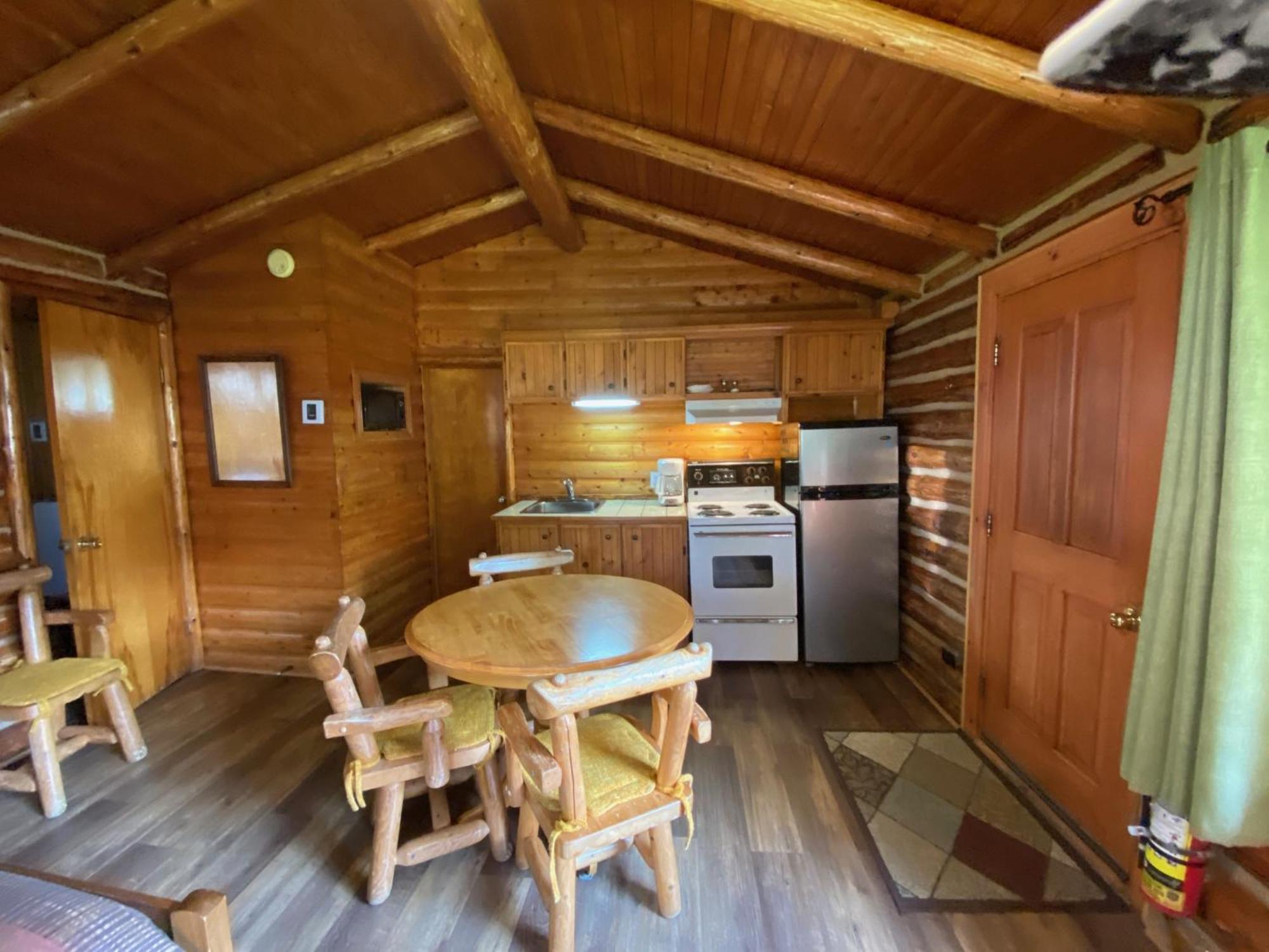 Kan-A-Mouche Pourvoirie Auberge Et Chalets Сен-Мишель-де-Сен Номер фото