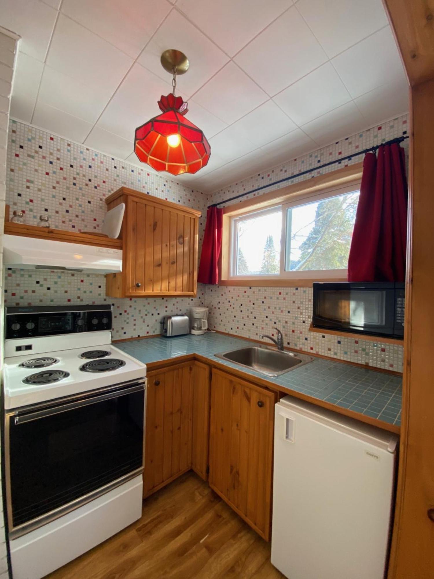Kan-A-Mouche Pourvoirie Auberge Et Chalets Сен-Мишель-де-Сен Номер фото